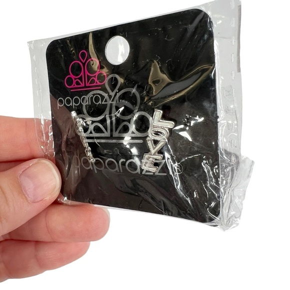 Lot of 4 New Paparazzi LOVE Enamel Spell Out Pierced Earrings - Picture 3 of 11